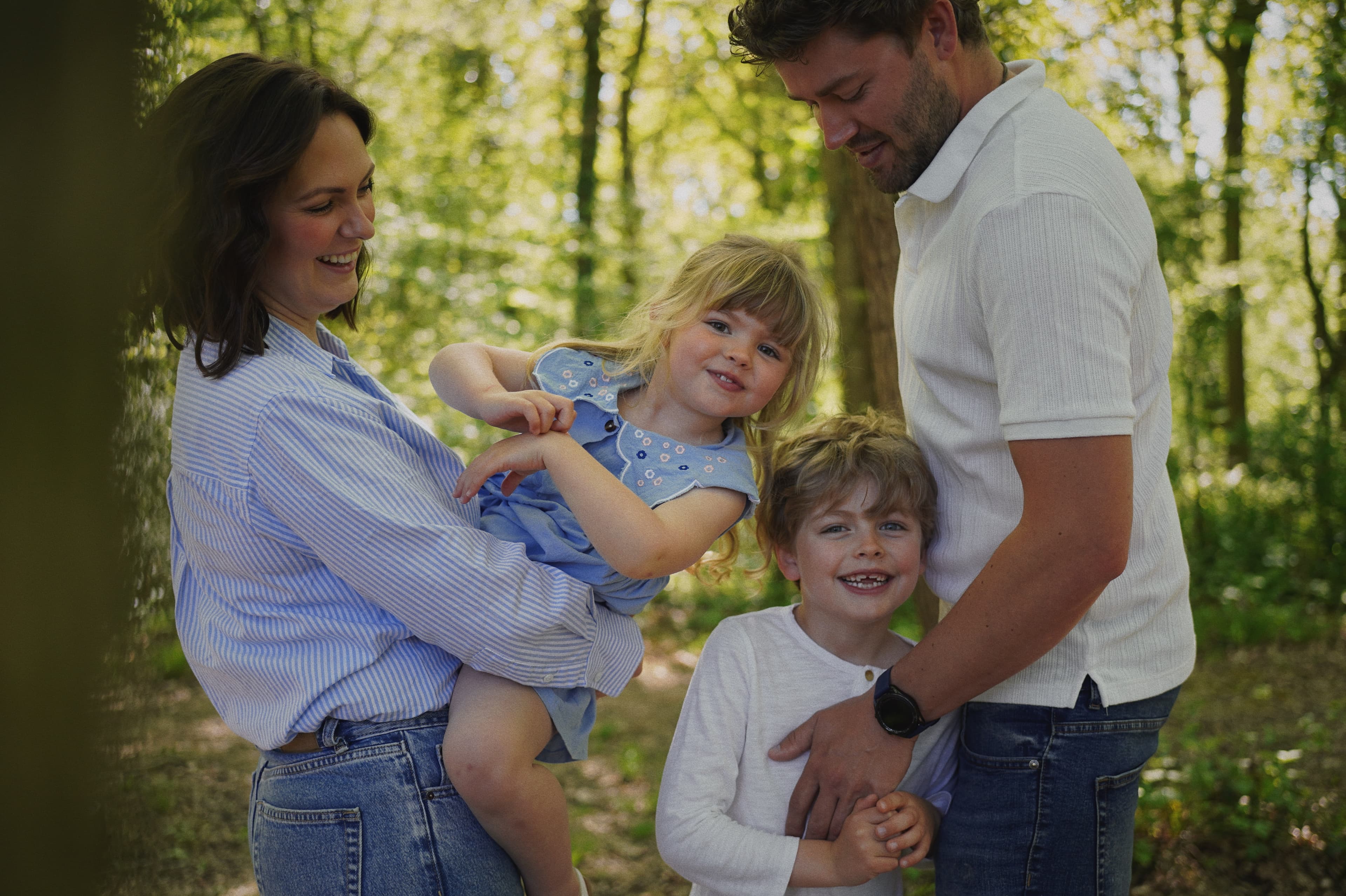 Nichole and Ben Farrow with their children